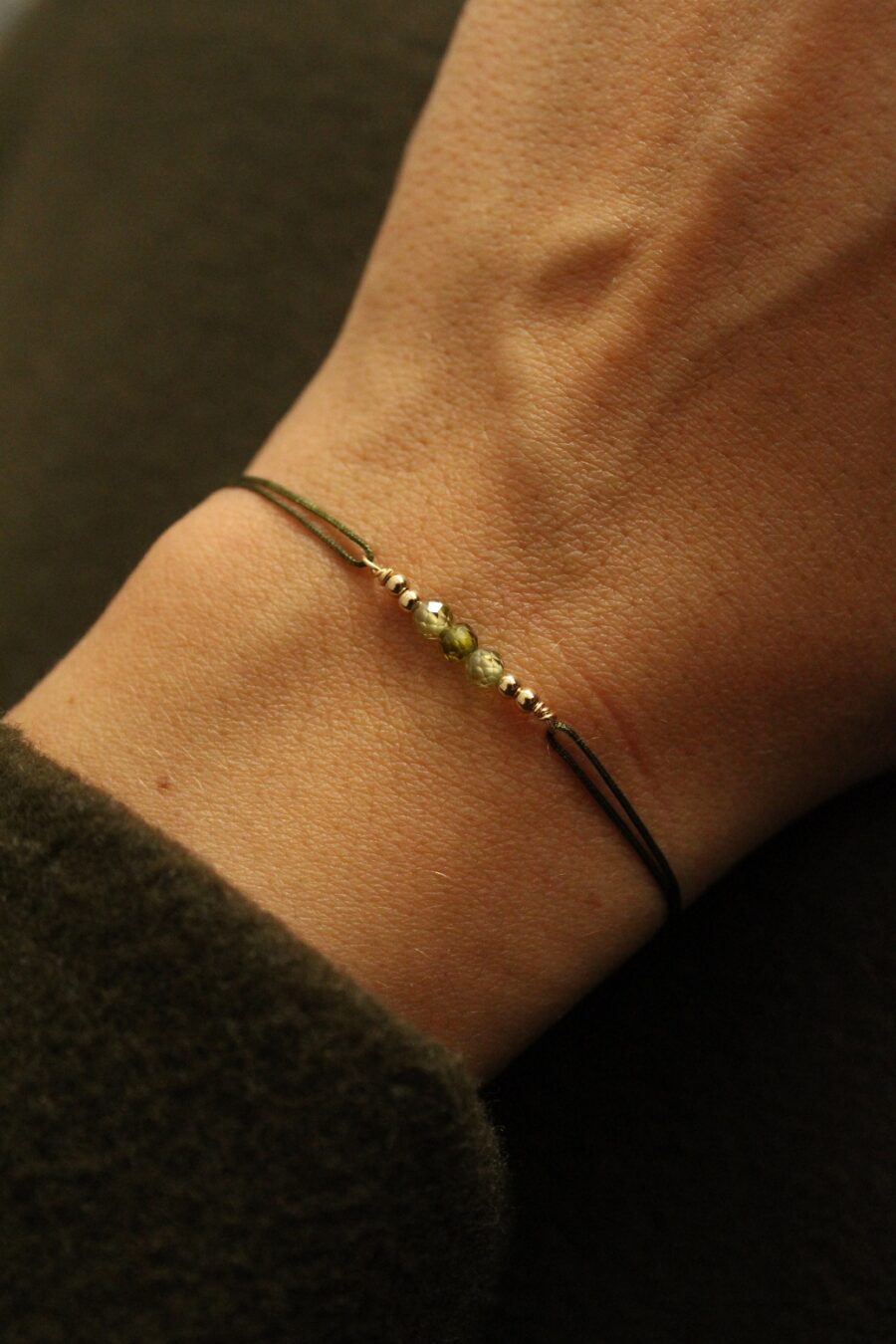 Náramek se zeleným zirkonem (gold filled/rose gold filled)